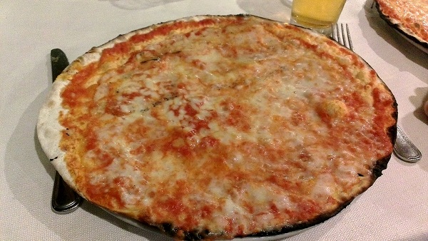 イタリアの食のシンボル、ピザ！世界ピザデーにちなんで、ピザの美味しい食べ方！