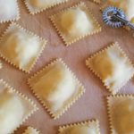 ラビオリはイタリアの人気な詰め物パスタ！簡単なリコッタ入りの作り方